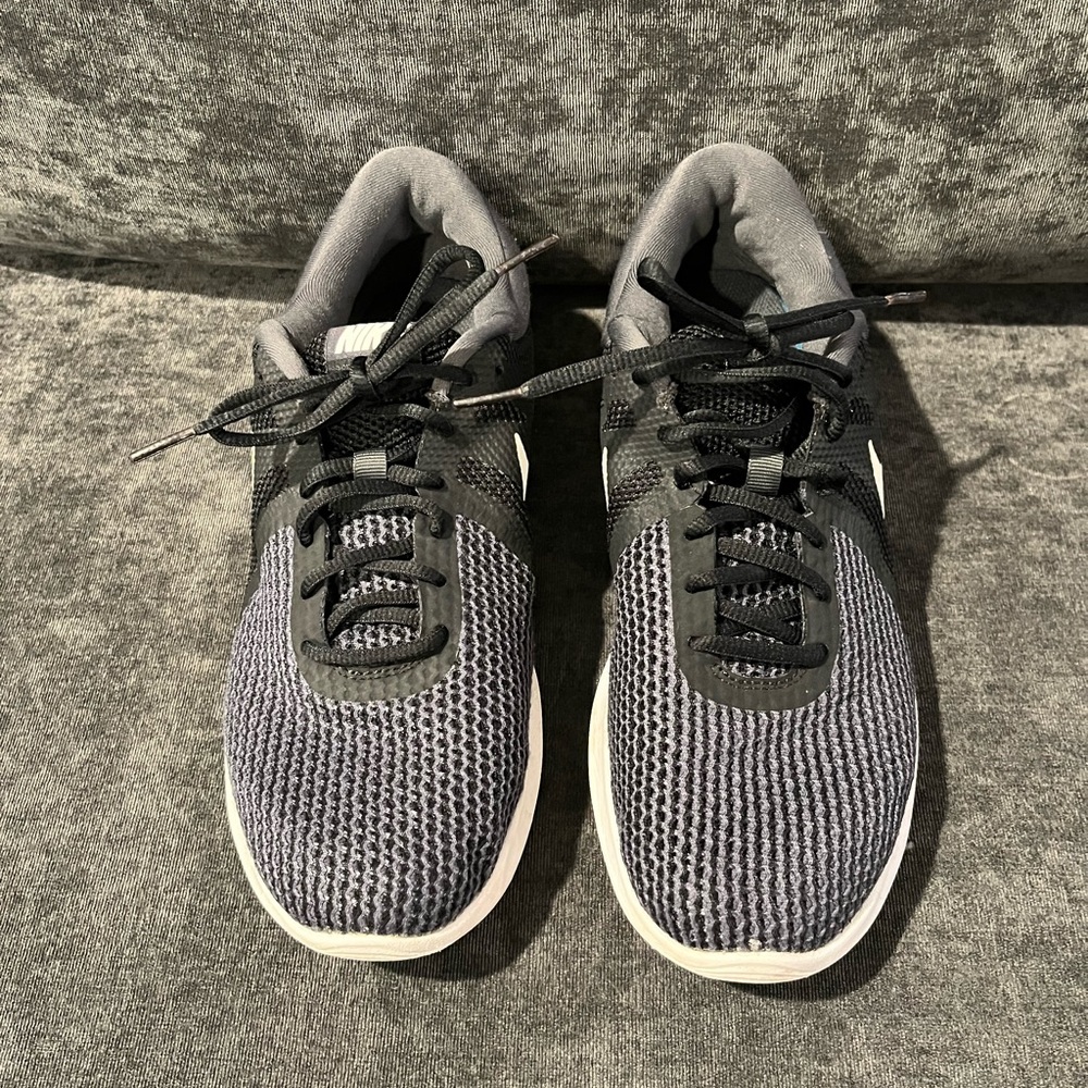 Nike Women’s Shoes 10